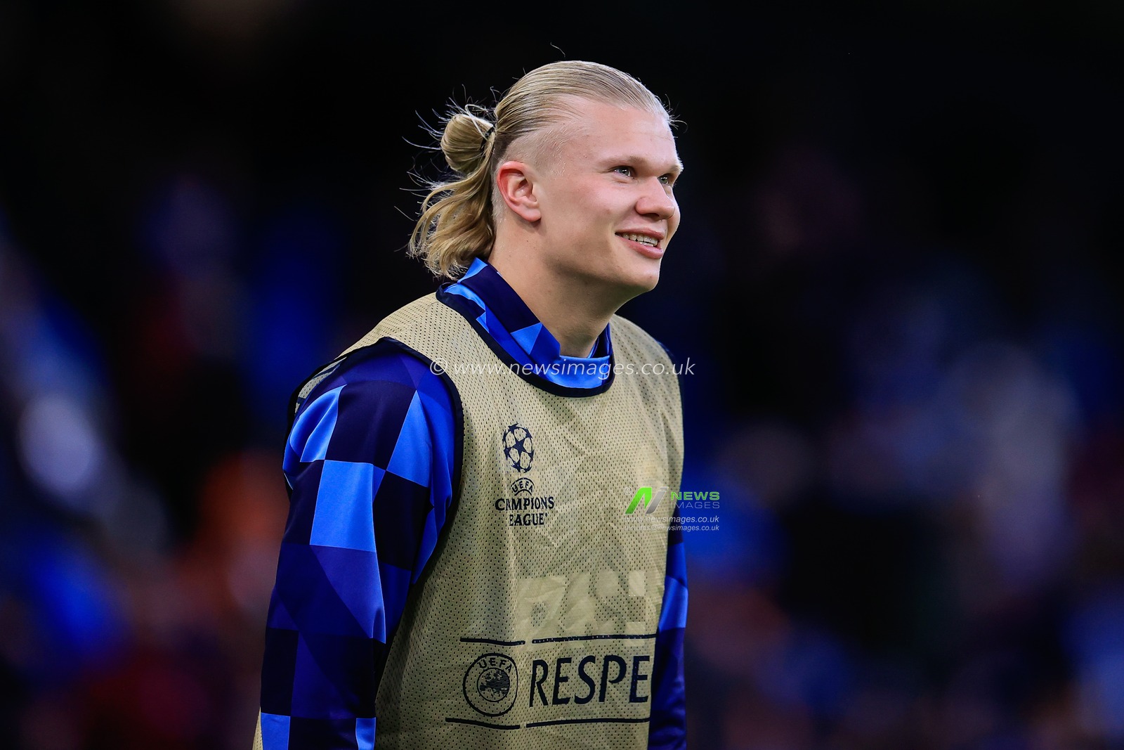 Erling Haaland #9 of Manchester City during the pre-game warmup ahead the UEFA Champions League Quarter-Finals 1st Leg Manchester City vs Bayern Munich at Etihad Stadium, Manchester, United Kingdom, 11th April 2023

(Photo by Conor Molloy/News Images)
