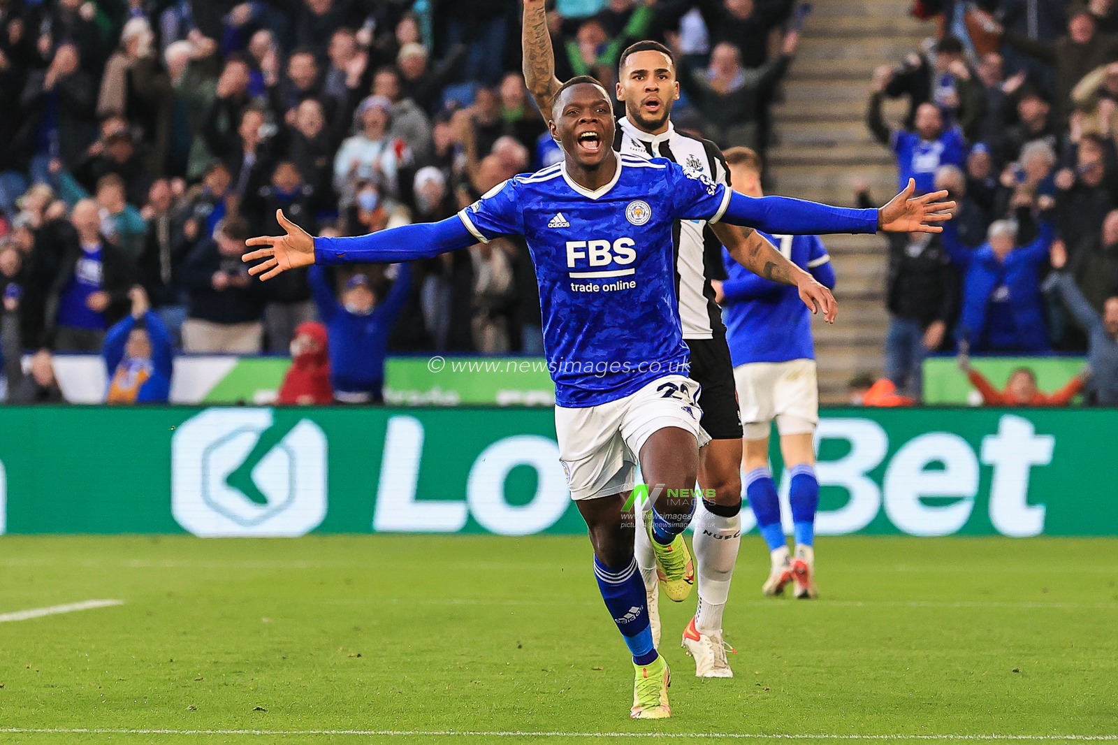 Patson Daka #29 of Leicester City celebrates his goal to make it 2-0