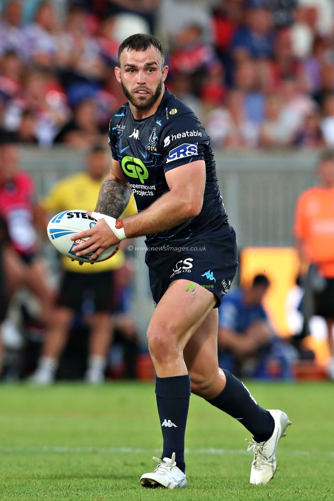 Kaide Ellis of Wigan Warriors during the Betfred Super League round 15 match Wakefield Trinity vs Wigan Warriors at DIY Kitchens Stadium, Wakefield, United Kingdom, 20th June 2025

(Photo by Sam Eaden/News Images)