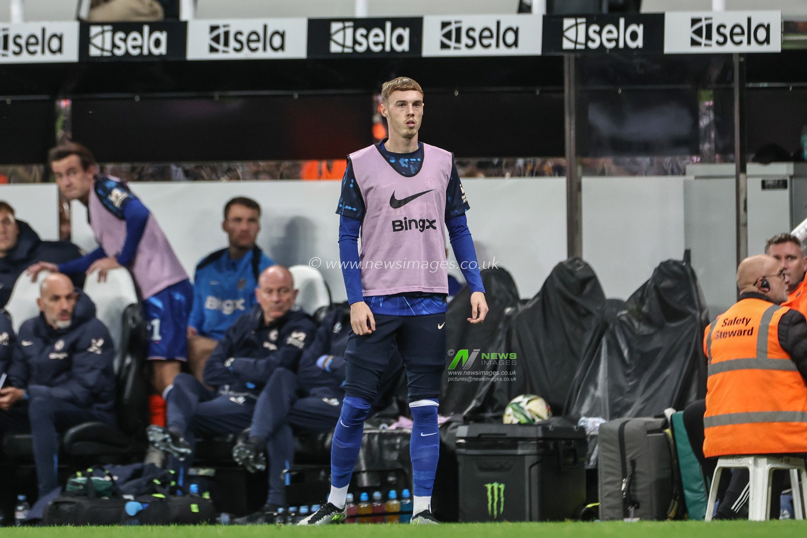 Cole Palmer of Chelsea looks on from the bench during the game during the Carabao Cup Last 16 match Newcastle United vs Chelsea at St. James's Park, Newcastle, United Kingdom, 30th October 2024

(Photo by Mark Cosgrove/News Images)