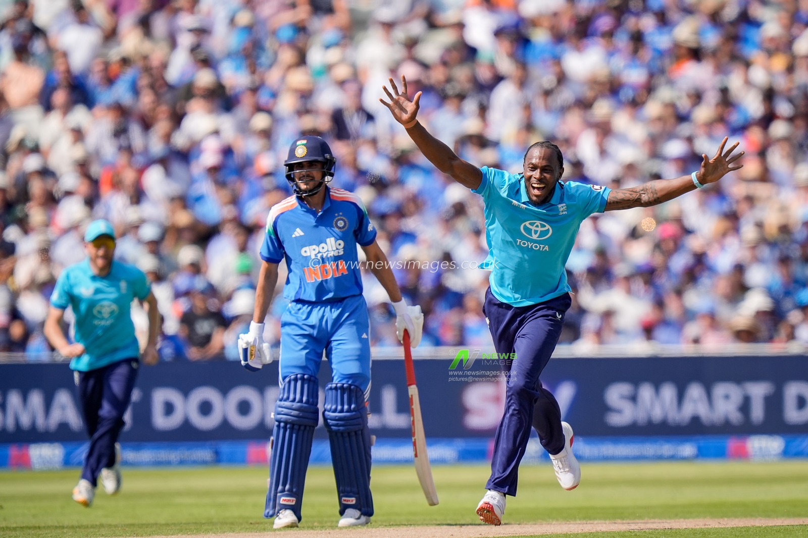 Jofra Archer of England celebrates taking the wicket of Virat Kohli of India during the 1st Metro Bank ODI match England vs India at Edgbaston, Birmingham, United Kingdom on 14 July 2026

(Photo by Maynard Manyowa/News Images)