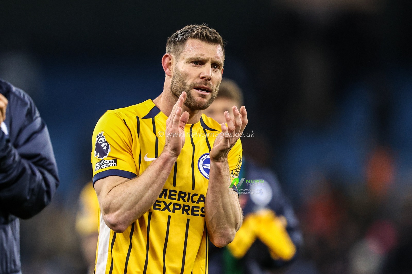 James Milner of Brighton & Hove Albion applauds the fans after the game during the Premier League match Manchester City vs Brighton and Hove Albion at Etihad Stadium, Manchester, United Kingdom, 7th January 2026

(Photo by Alfie Cosgrove/News Images)

*** GER AUT SUI OUT ***