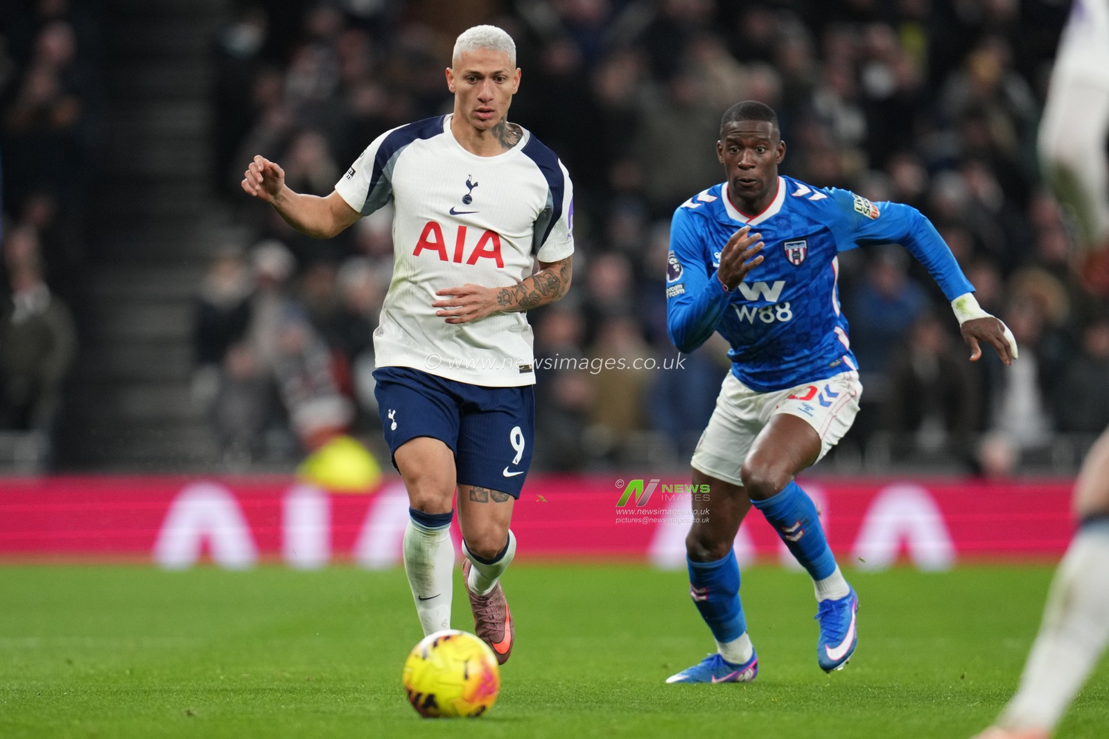 during the Premier League match Tottenham Hotspur vs Sunderland at Tottenham Hotspur Stadium, London, United Kingdom, 4th January 2026

(Photo by Harvey Murphy/News Images)

*** GER AUT SUI OUT ***