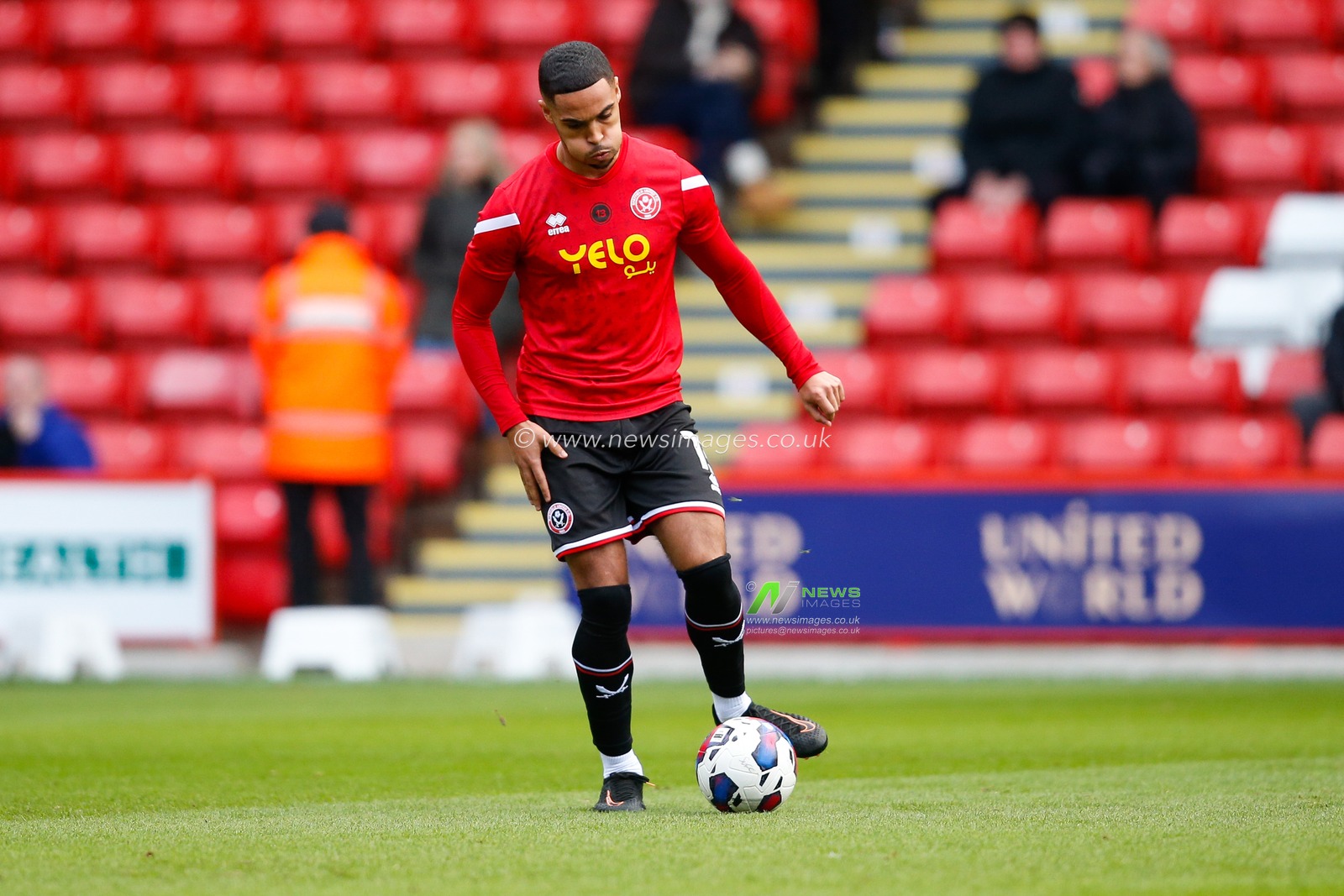 Max Lowe #13 of Sheffield United warms up before the Sky Bet Championship match Sheffield United vs Swansea City at Bramall Lane, Sheffield, United Kingdom, 11th February 2023

(Photo by Ben Early/News Images)