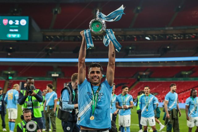 Rodrigo of Manchester City celebrates his team winning the trophy and lifts the trophy at full time during the Carabao Cup Final match Arsenal vs Manchester City at Emirates, London, United Kingdom on 22 March 2026

(Photo by Alfie Cosgrove/News Images)
