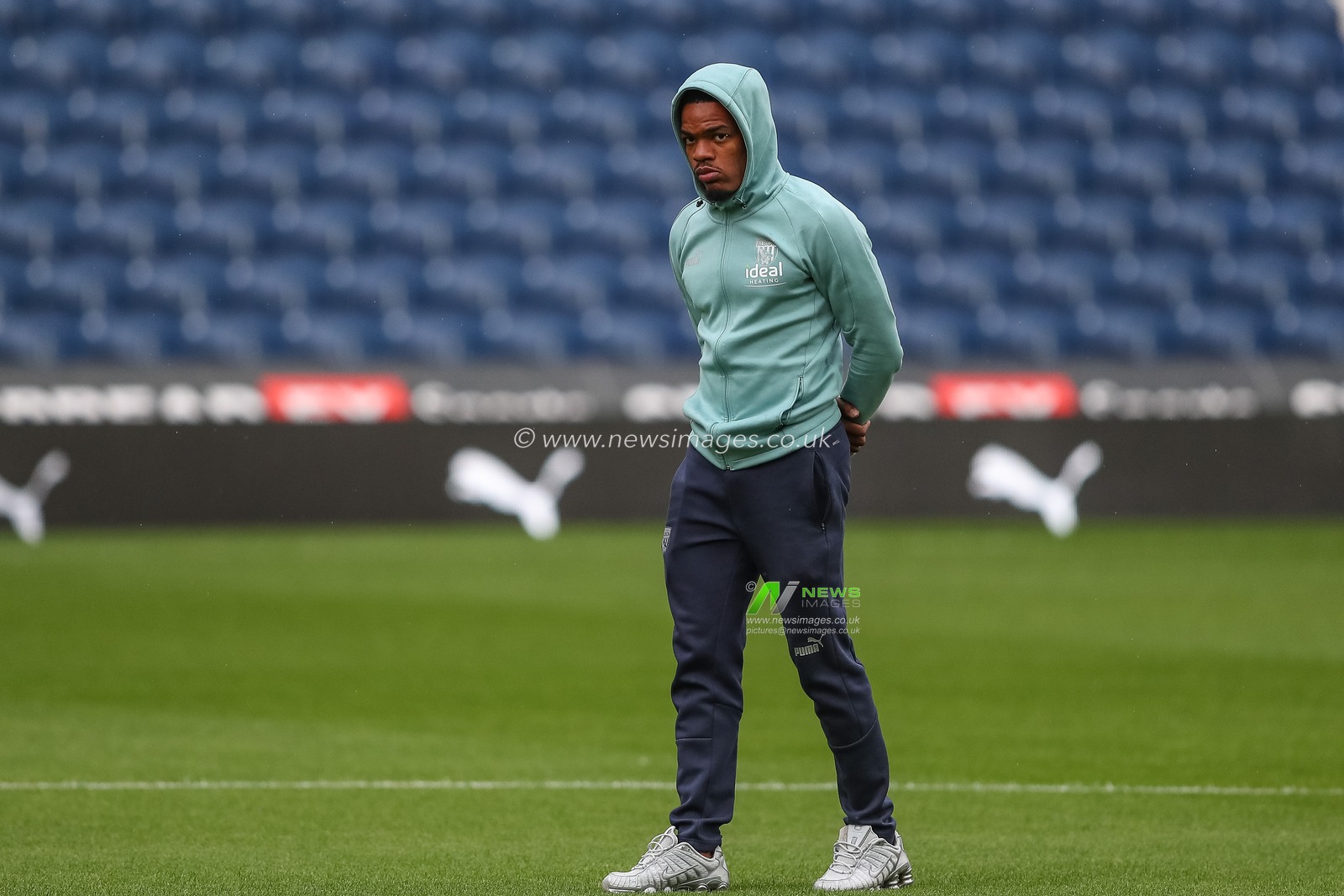 Grady Diangana #11 of West Bromwich Albion arrives at the game ahead of the Sky Bet Championship match West Bromwich Albion vs Burnley at The Hawthorns, West Bromwich, United Kingdom, 2nd September 2022

(Photo by Gareth Evans/News Images)