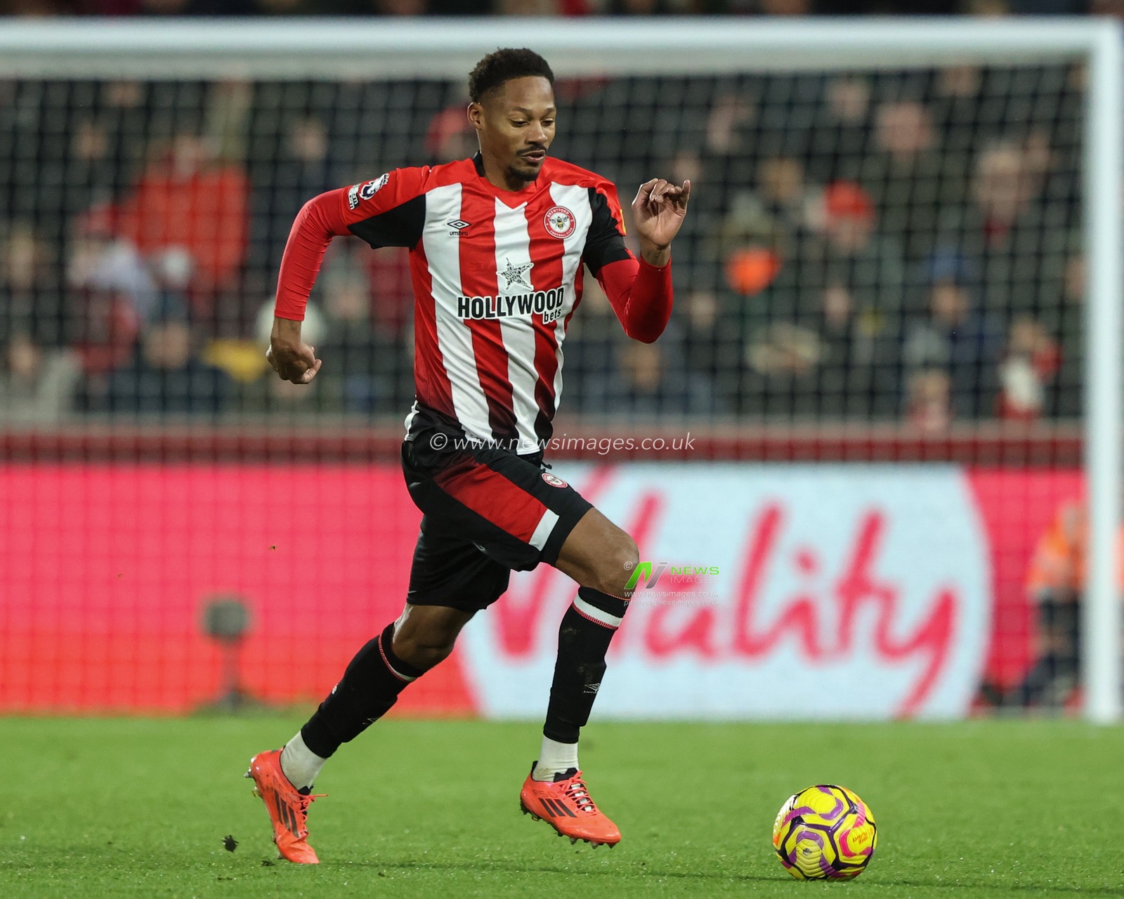 Ethan Pinnock of Brentford during the Premier League match Brentford vs Newcastle United at The Gtech Community Stadium, London, United Kingdom, 7th December 2024

(Photo by Alfie Cosgrove/News Images)
