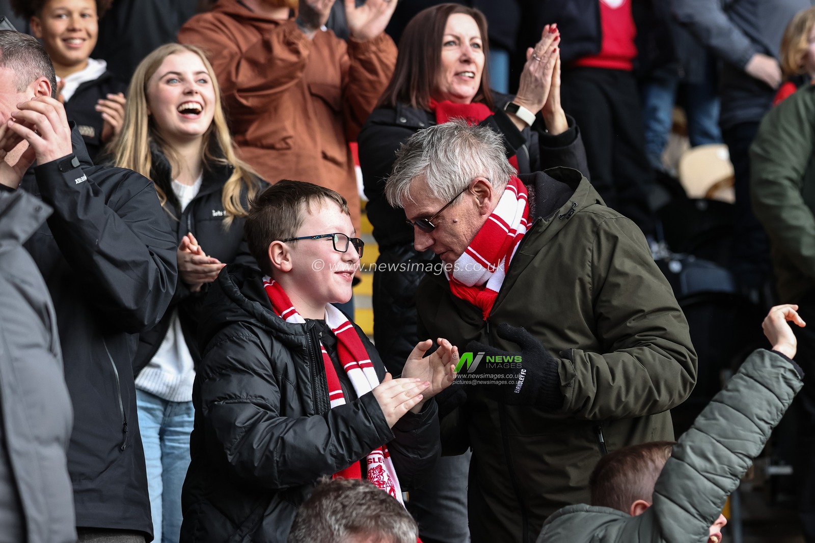Barnsley fans celebrate the Goal of John Mcatee of Barnsley to make it 1-1 during the Sky Bet League 1 match Burton Albion vs Barnsley at Pirelli Stadium, Burton upon Trent, United Kingdom, 1st April 2024

(Photo by Mark Cosgrove/News Images)