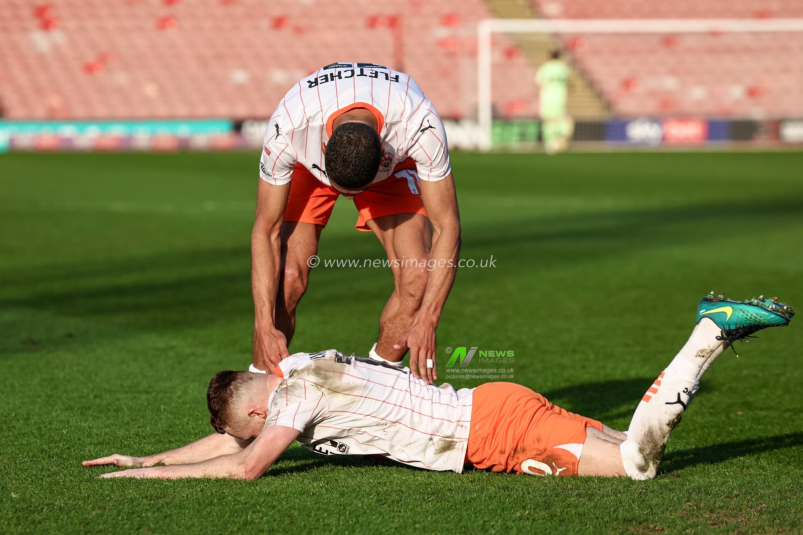 Sonny Carey of Blackpool celebrates his goal to make it 0-1 during the Sky Bet League 1 match Barnsley vs Blackpool at Oakwell, Barnsley, United Kingdom, 8th March 2025

(Photo by Mark Cosgrove/News Images)