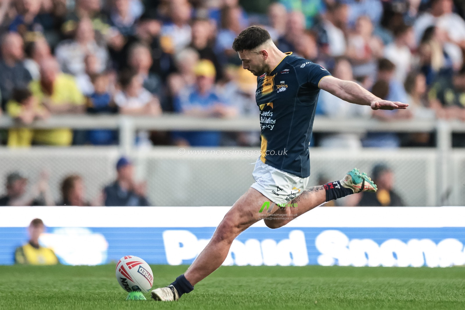 Jake Connor of Leeds Rhinos converts for a goal during the Betfred Super League round 12 match Leeds Rhinos vs Huddersfield Giants at AMT Headingley Stadium, Leeds, United Kingdom on 22 May 2026

(Photo by Mark Cosgrove/News Images)