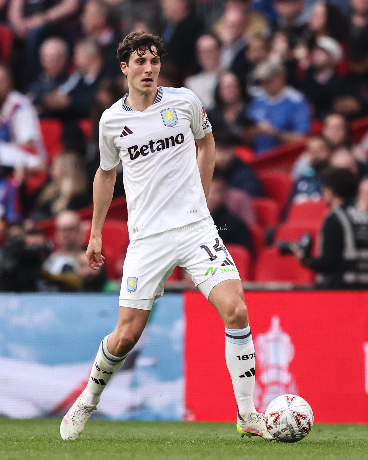Pau Torres of Aston Villa in action during the Emirates FA Cup Semi-Final match Crystal Palace vs Aston Villa at Wembley Stadium, London, United Kingdom, 26th April 2025

(Photo by Alfie Cosgrove/News Images)