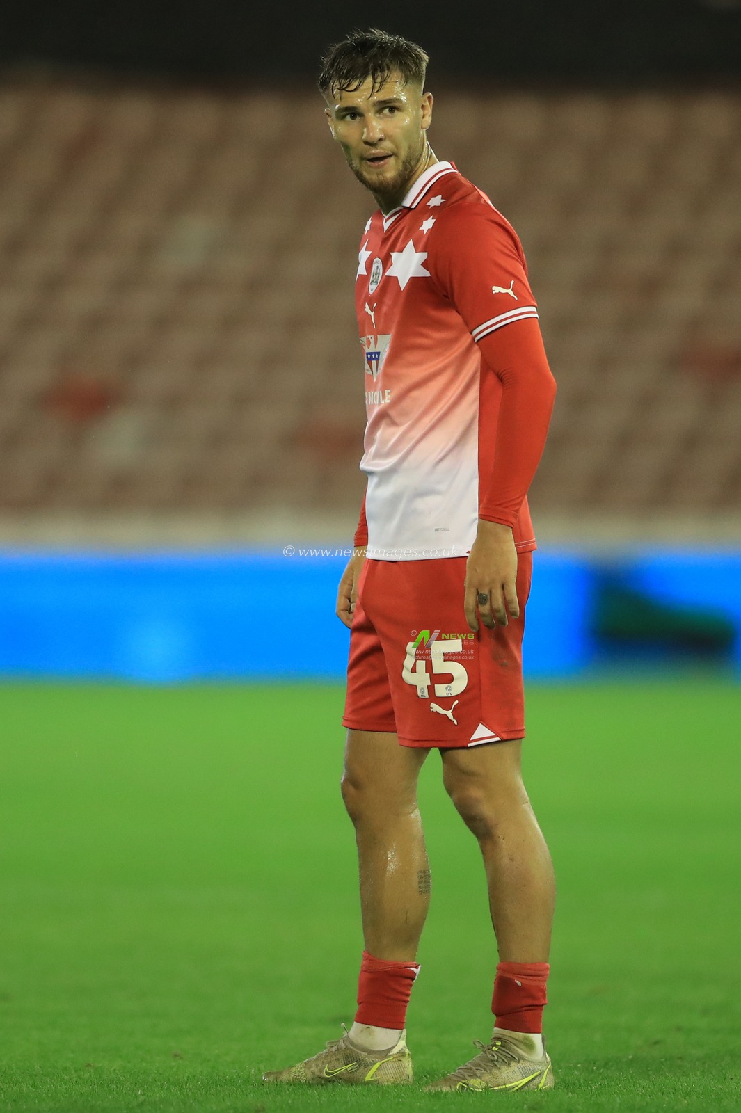 John Mcatee #45 of Barnsley during the Sky Bet League 1 match Barnsley vs Portsmouth at Oakwell, Barnsley, United Kingdom, 19th September 2023

(Photo by Alfie Cosgrove/News Images)