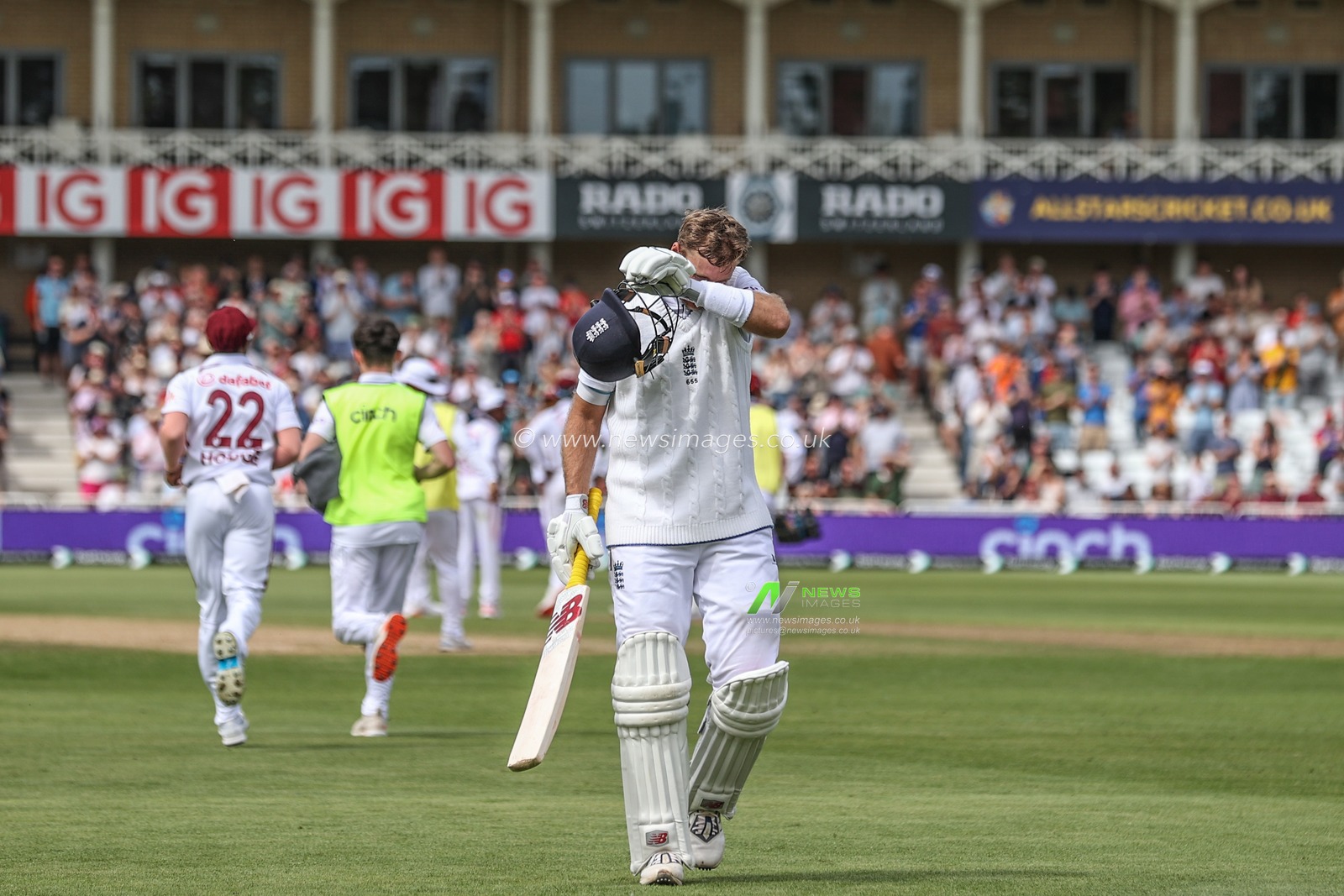 Joe Root of England leaves the field of play after he is caught out by Kirk McKenzie of West Indies during the Rothesay Test Match day four match England vs West Indies at Trent Bridge, Nottingham, United Kingdom, 21st July 2024

(Photo by Mark Cosgrove/News Images)