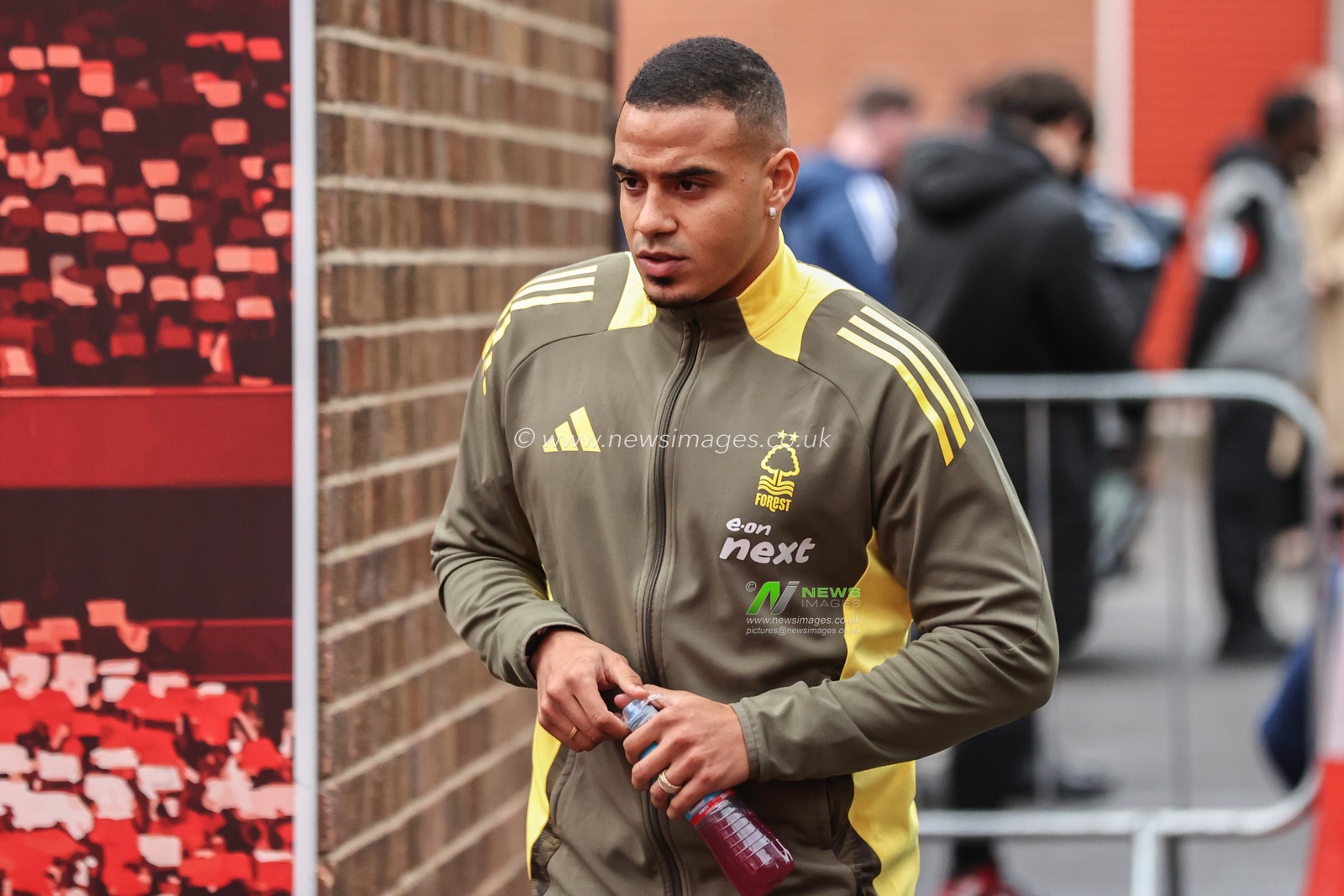 Murillo Santiago of Nottingham Forest arrives during the Premier League match Nottingham Forest vs Ipswich Town at City Ground, Nottingham, United Kingdom, 30th November 2024

(Photo by Alfie Cosgrove/News Images)