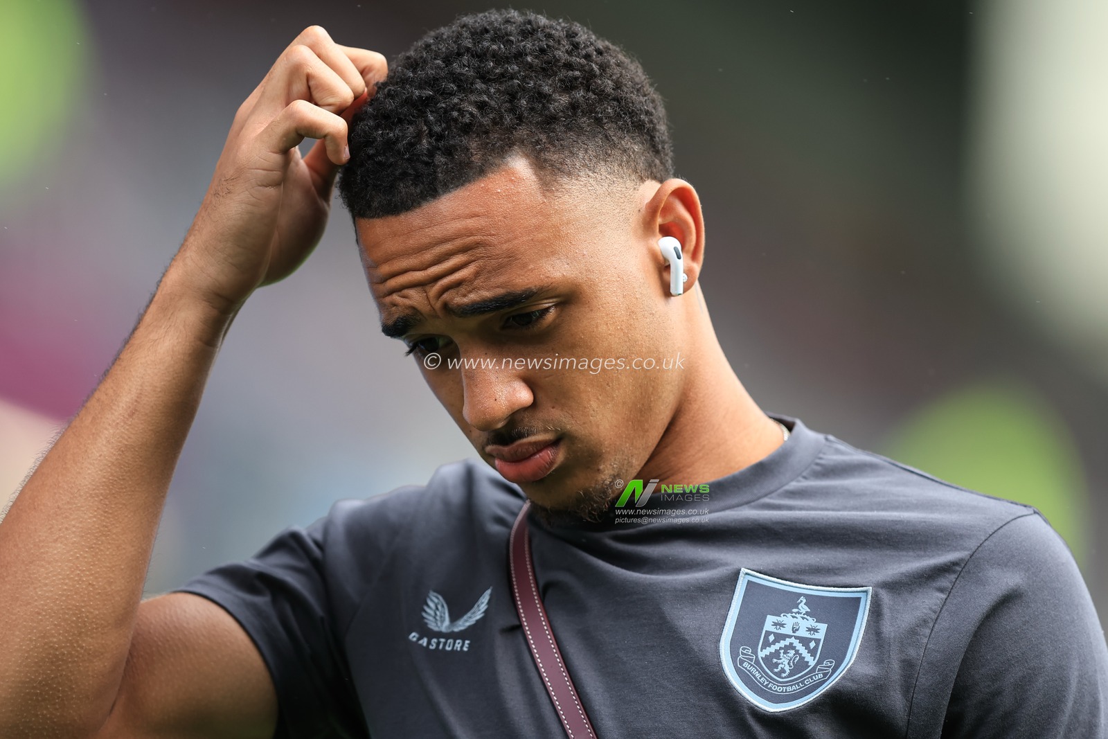 Aaron Ramsey of Burnley arrives ahead of the Sky Bet Championship match Burnley vs West Ham United at Turf Moor, Burnley, United Kingdom on 16 August 2026

(Photo by Jorge Horsted/News Images)