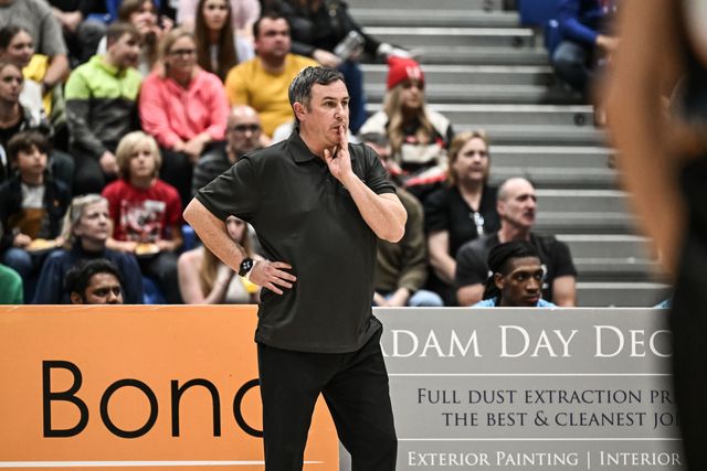 Lloyd Gardner Head Coach of Surrey Scorchers during the British Basketball Championship match Cheshire Phoenix vs Surrey Scorchers at Ellesmere Port Sports Village, Ellesmere Port, United Kingdom, 19th November 2023

(Photo by Craig Thomas/News Images)