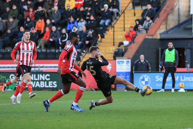 Sky Bet League 1 Lincoln City v Barnsley