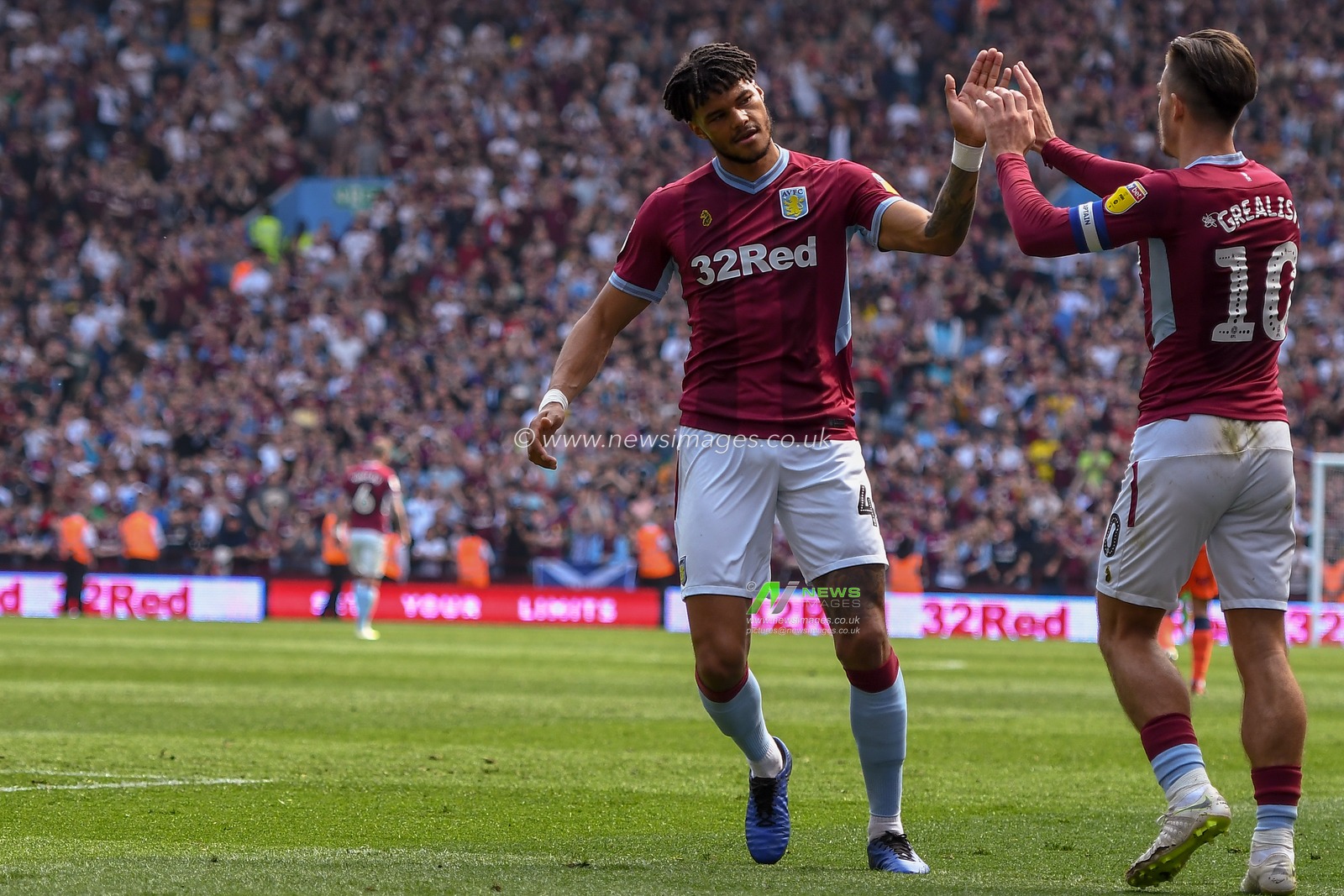22nd April 2019 , Villa Park, Birmingham, England ; Sky Bet Championship, Aston Villa vs Millwall : Jack Grealish (10) of Aston Villa and Tyrone Mings (40) of Aston Villa ceebrate taking the lead against Millwall

Credit: Gareth Dalley/News Images

English Football League images are subject to DataCo Licence