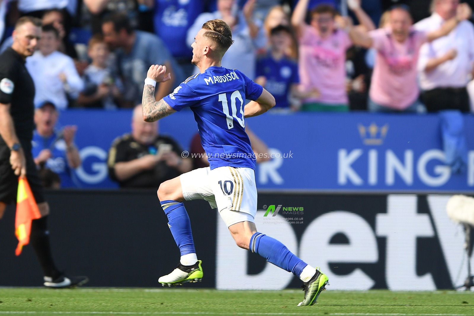 21st September 2019, King Power Stadium, Leicester, England ; Premier League Football, Leicester City vs Tottenham Hotspur : James Maddison (10) of Leicester City celebrates after scoring a goal to make it 2-1 


Credit: Jon Hobley/News Images

English Football League images are subject to DataCo Licence