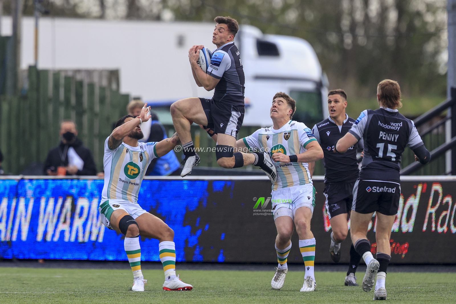 Adam Radwan of Newcastle Falcons catches a high ball