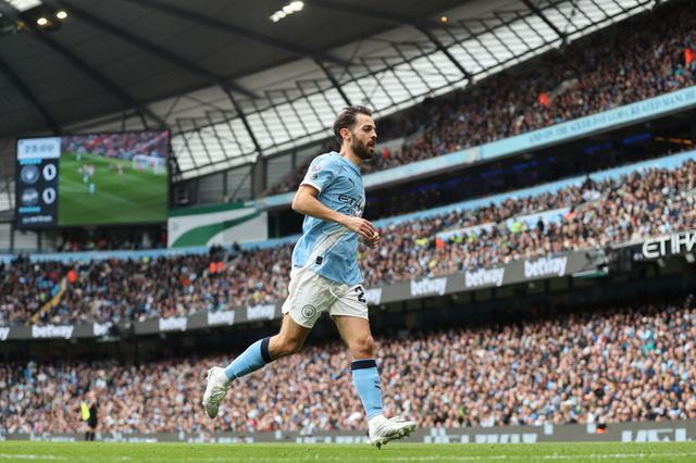 Bernardo Silva of Manchester City walks over to take corner kick during the Premier League match Manchester City vs Brentford at The City in the Community Etihad Stadium, Manchester, United Kingdom on 09 May 2026

(Photo by Jorge Horsted/News Images)