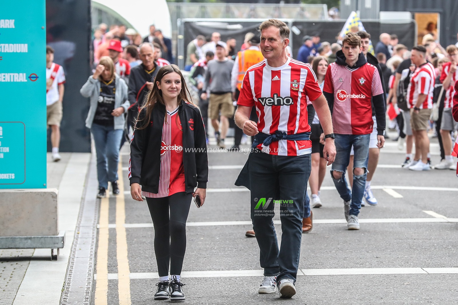 Southampton fans arrive at Wembley during the Sky Bet Championship Play-Off Final match Leeds United vs Southampton at Wembley Stadium, London, United Kingdom, 26th May 2024

(Photo by Gareth Evans/News Images)
