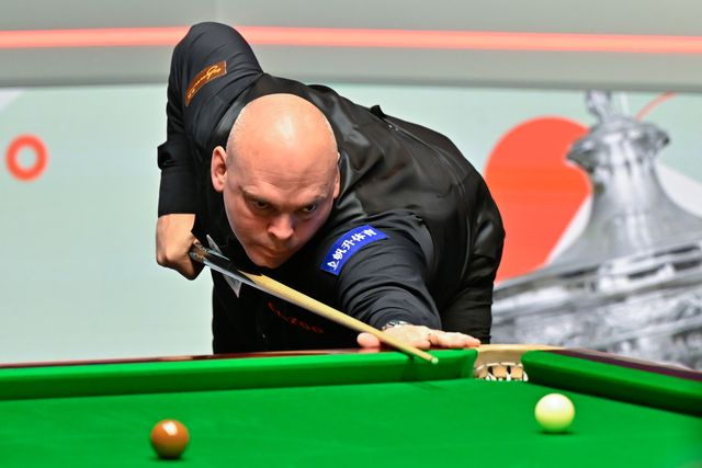 Stuart Bingham takes a shot, during the Cazoo World Championships 2024 at Crucible Theatre, Sheffield, United Kingdom, 4th May 2024

(Photo by Cody Froggatt/News Images)