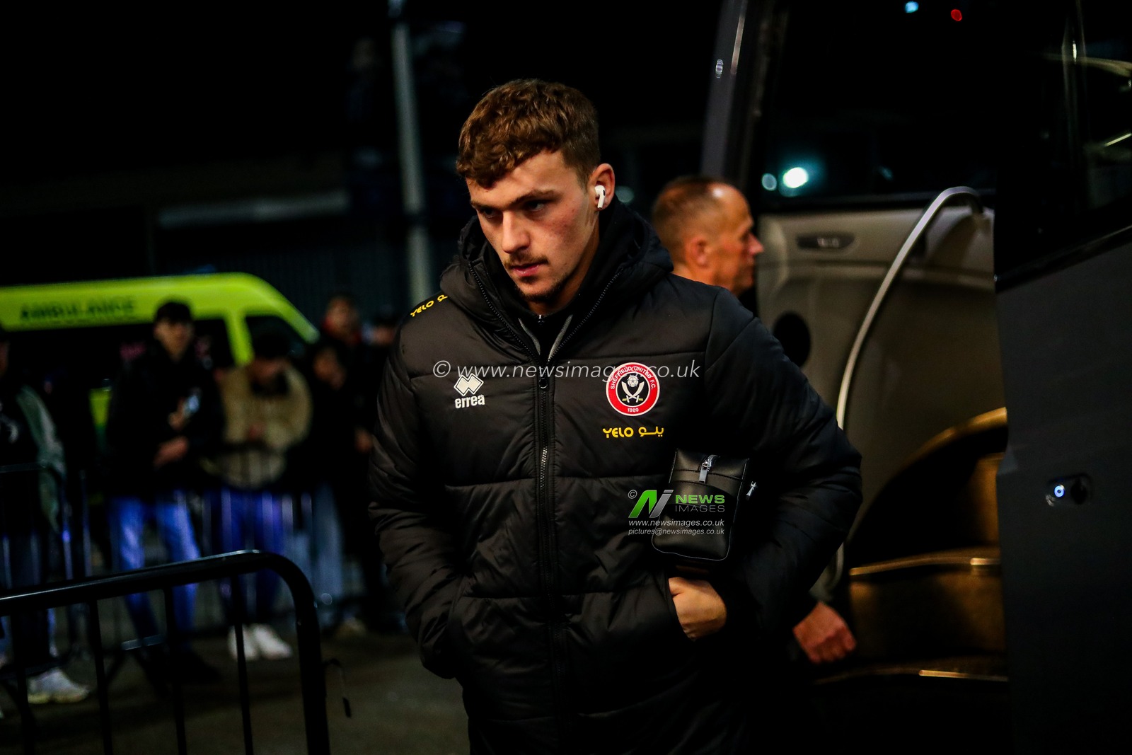 Oliver Arblaster of Sheffield United arrives at The Den prior to the Sky Bet Championship match Millwall vs Sheffield United at The Den, London, United Kingdom, 11th December 2024

(Photo by Izzy Poles/News Images)