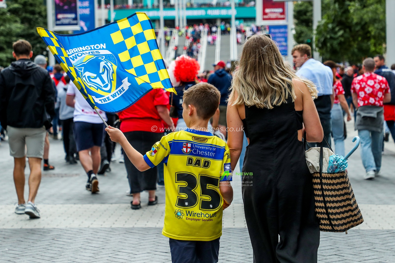 Fans arrive at Wembley Stadium prior to the Betfred Challenge Cup Final Warrington Wolves vs Hull KR at Wembley Stadium, London, United Kingdom, 7th June 2025

(Photo by Izzy Poles/News Images)