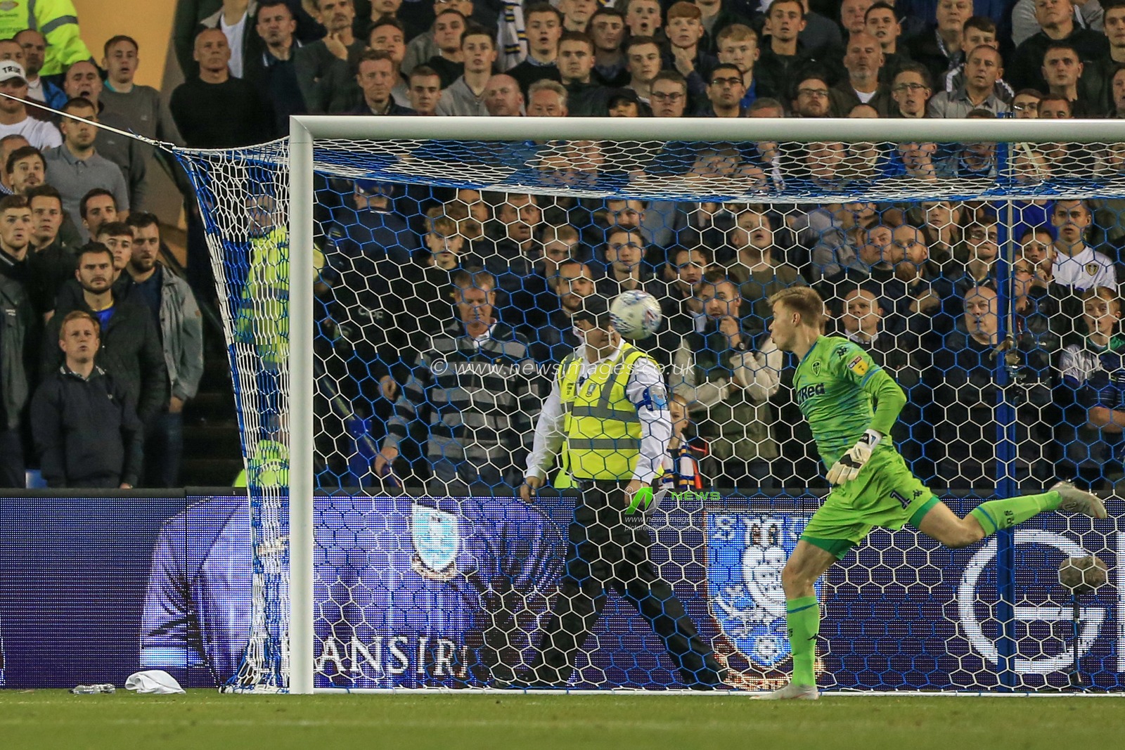28th September 2018, Hillsborough, Sheffield, England; Sky Bet Championship, Sheffield Wednesday v Leeds Utd : Adam Reach of Sheffield Wednesday scores to make it  1-0

Credit: Mark Cosgrove/News Images,

English Football League images are subject to DataCo Licence