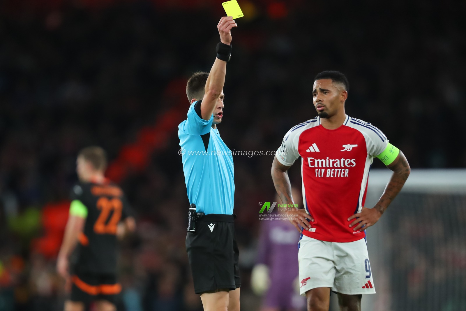 Referee Benoit Bastien yellow cards Ben White of Arsenal during the UEFA Champions League, League Stage Arsenal vs FC Shakhtar Donetsk at Emirates Stadium, London, United Kingdom, 22nd October 2024

(Photo by Izzy Poles/News Images)