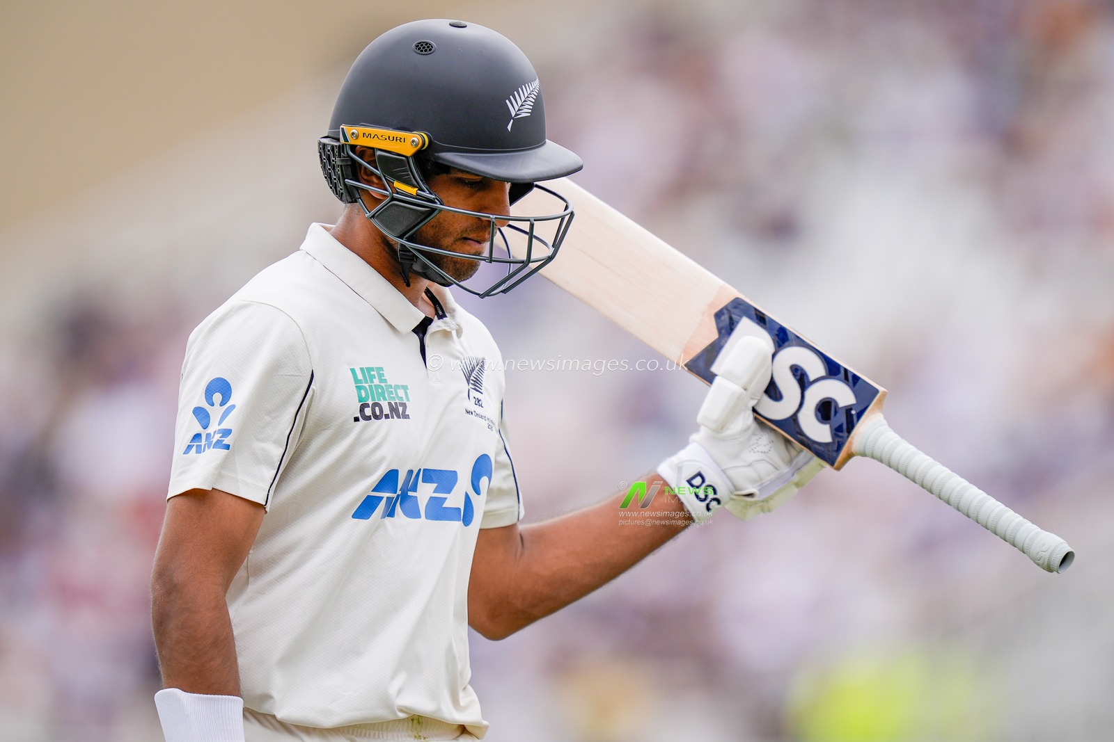 Rachin Ravindra of New Zealand applauds fans as he walks off after being dismissed during the 3rd Rothesay Test Match Day 4 match England vs New Zealand at Trent Bridge, Nottingham, United Kingdom on 28 June 2026

(Photo by Maynard Manyowa/News Images)
