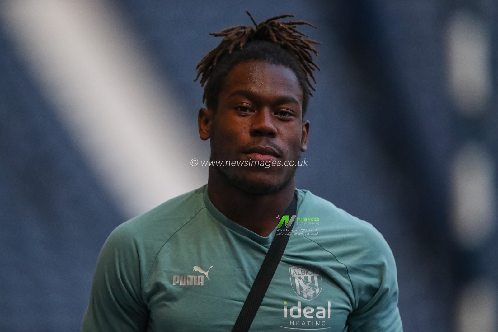 Brandon Thomas-Asante #21 of West Bromwich Albion arrives ahead of the Sky Bet Championship match West Bromwich Albion vs Bristol City at The Hawthorns, West Bromwich, United Kingdom, 18th October 2022

(Photo by Gareth Evans/News Images)