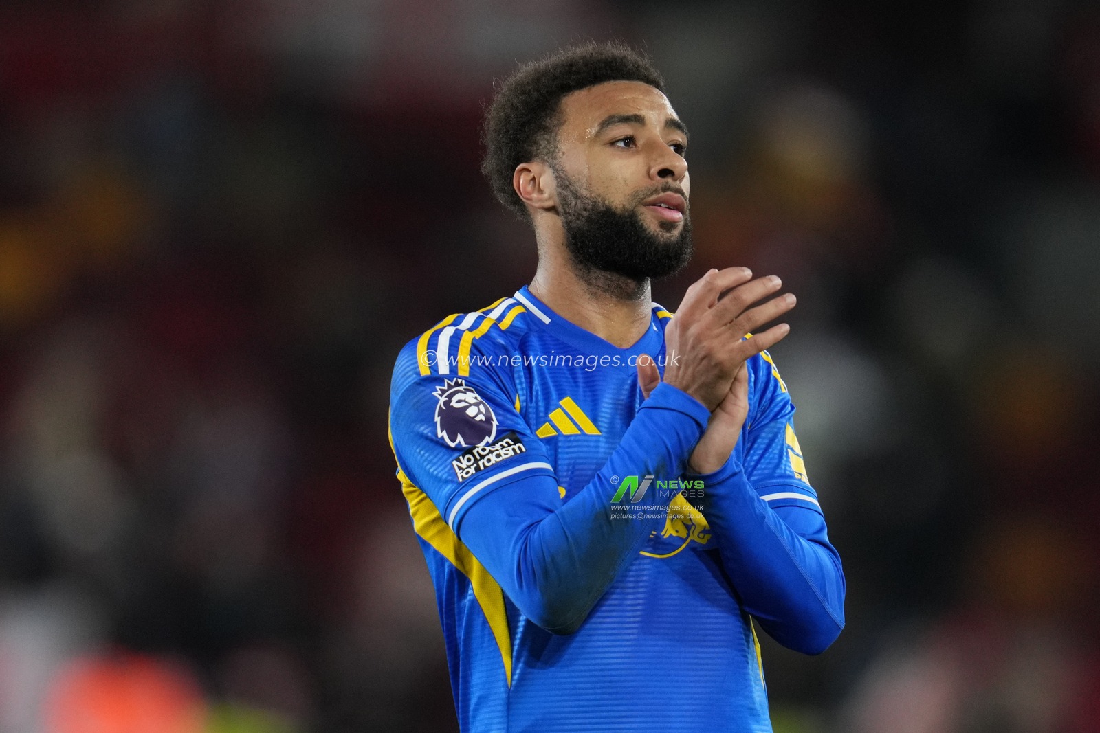 Jayden Bogle of Leeds United applauds away support during the Premier League match Brentford vs Leeds United at The Gtech Community Stadium, London, United Kingdom, 14th December 2025

(Photo by Harvey Murphy/News Images)

*** GER AUT SUI OUT ***