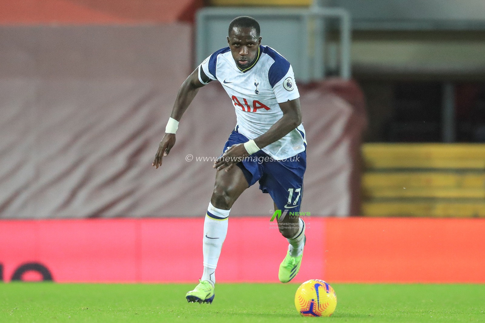 Moussa Sissoko #17 of Tottenham Hotspur in action during the game