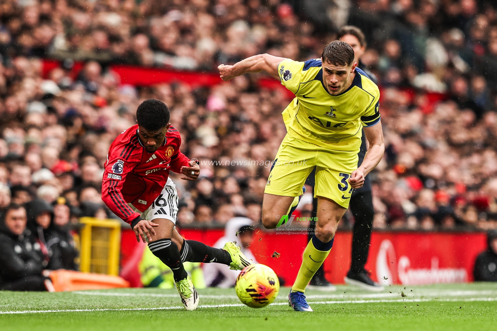 Amad Diallo of Manchester United is fouled by Micky van de Ven of Tottenham Hotspur during the Premier League match Manchester United vs Tottenham Hotspur at Old Trafford, Manchester, United Kingdom on 07 February 2026

(Photo by Alfie Cosgrove/News Images)