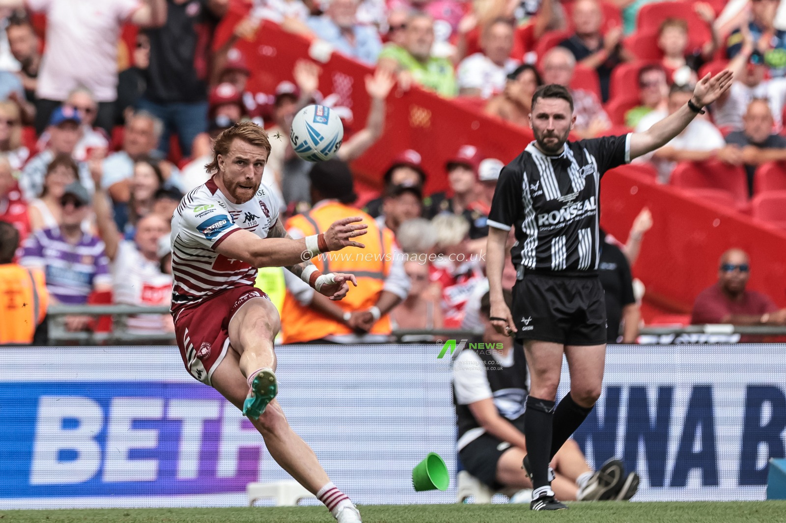 Adam Keighran of Wigan Warriors coverts his own try during the Betfred Challenge Cup Final match Wigan Warriors vs Hull KR at Wembley Stadium, London, United Kingdom on 30 May 2026

(Photo by Mark Cosgrove/News Images)