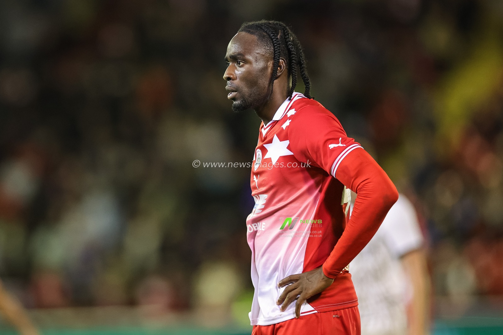 Devante Cole #44 of Barnsley during the Sky Bet League 1 match Barnsley vs Portsmouth at Oakwell, Barnsley, United Kingdom, 19th September 2023

(Photo by Mark Cosgrove/News Images)