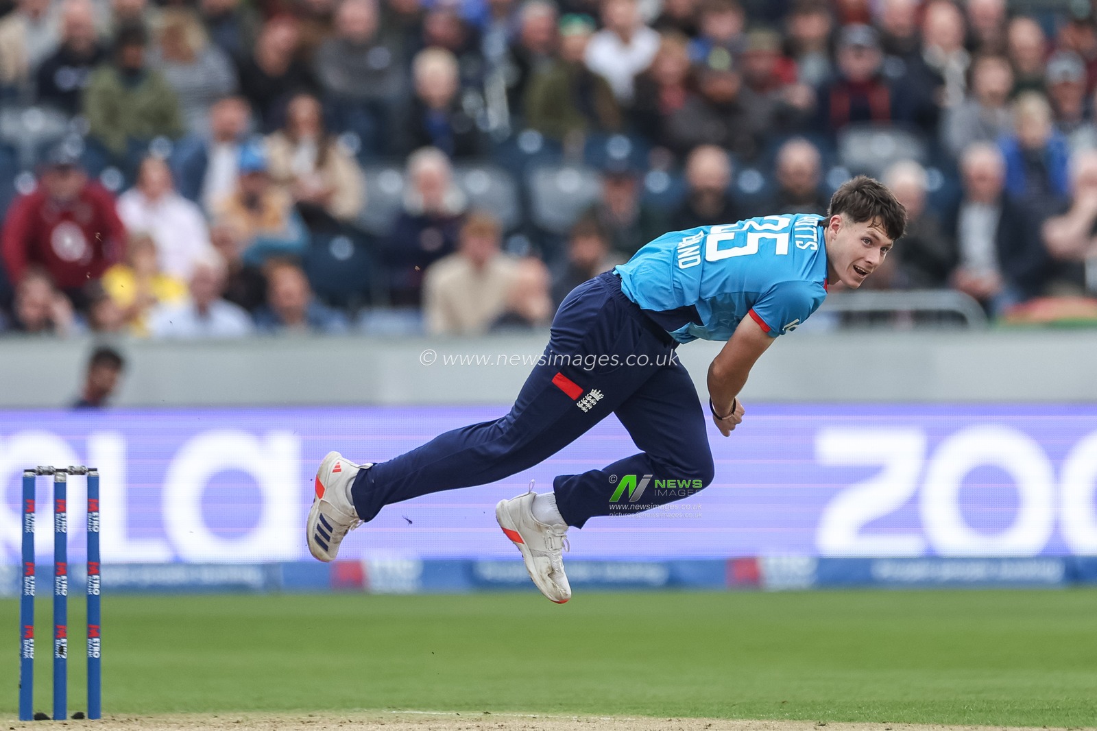 Matthew Potts of England delivers the ball during the Third Metro Bank One Day International match England vs Australia at The Seat Unique Riverside, Chester-le-street, United Kingdom, 24th September 2024

(Photo by Mark Cosgrove/News Images)