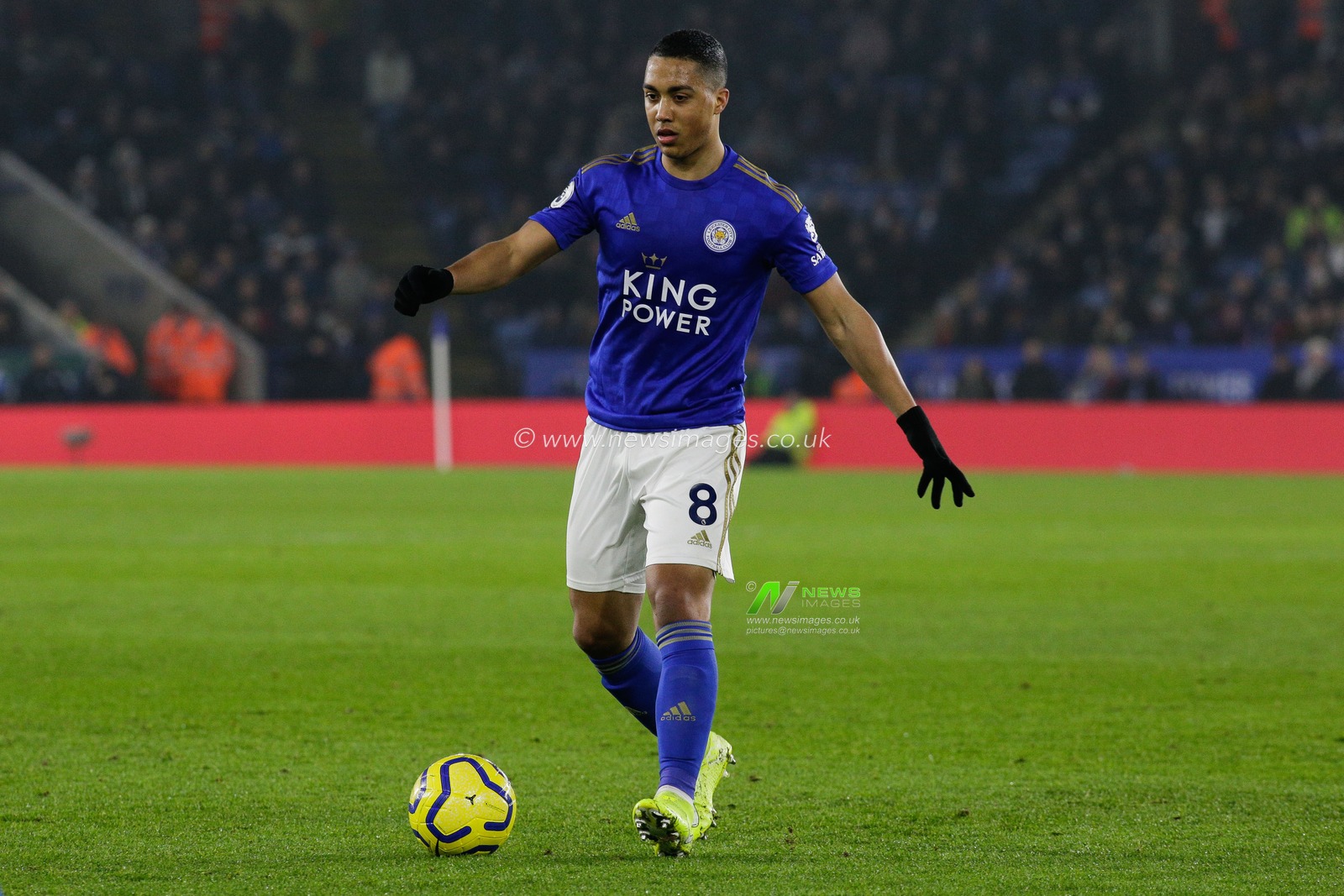 22nd January 2020, King Power Stadium, Leicester, England; Premier League, Leicester City v West Ham United : Youri Tielemans (8) of Leicester City on the ball
