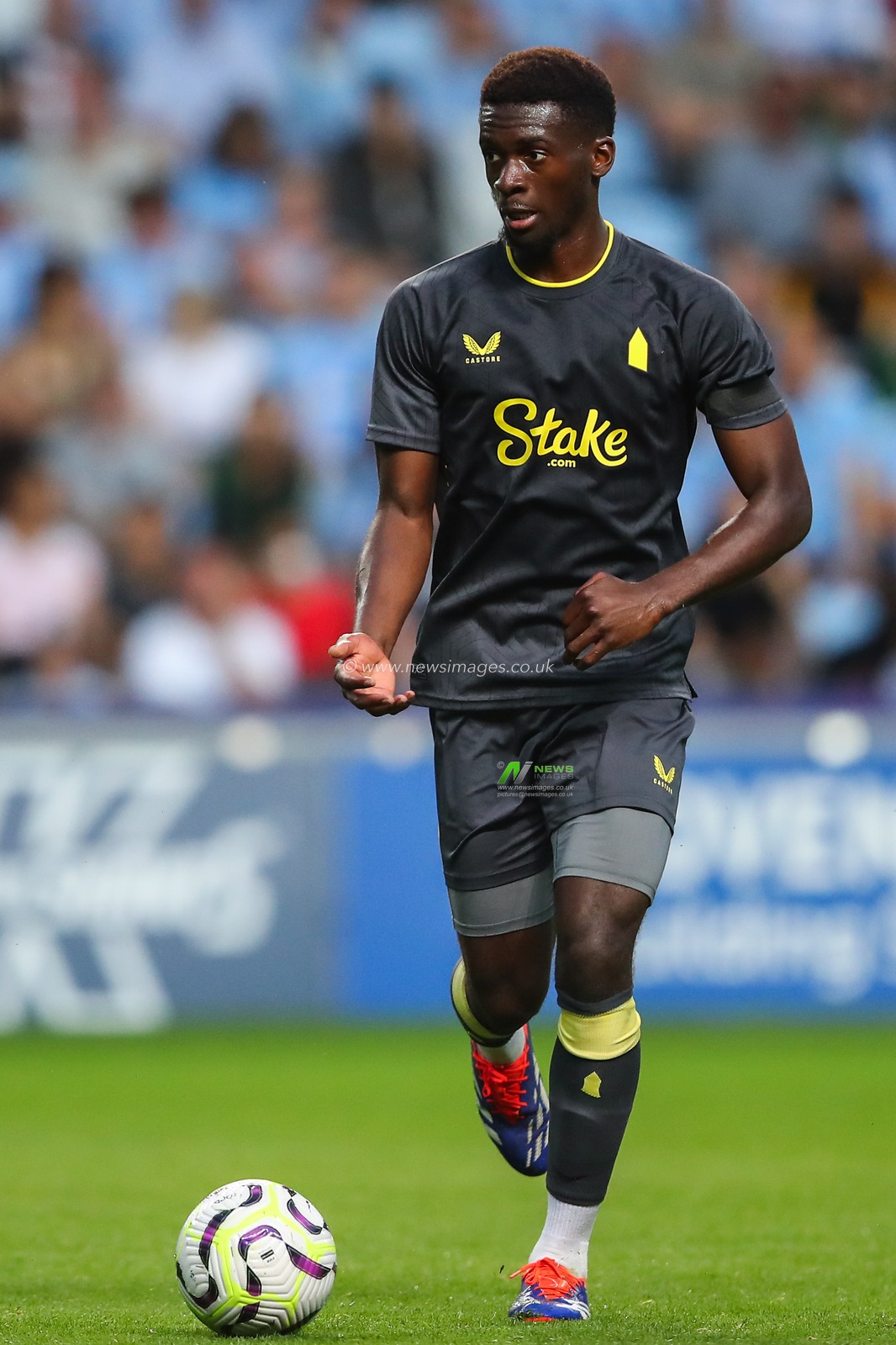 Tim Iroegbunam of Everton in action during the Pre-season friendly match Coventry City vs Everton at Coventry Building Society Arena, Coventry, United Kingdom, 30th July 2024

(Photo by Gareth Evans/News Images)