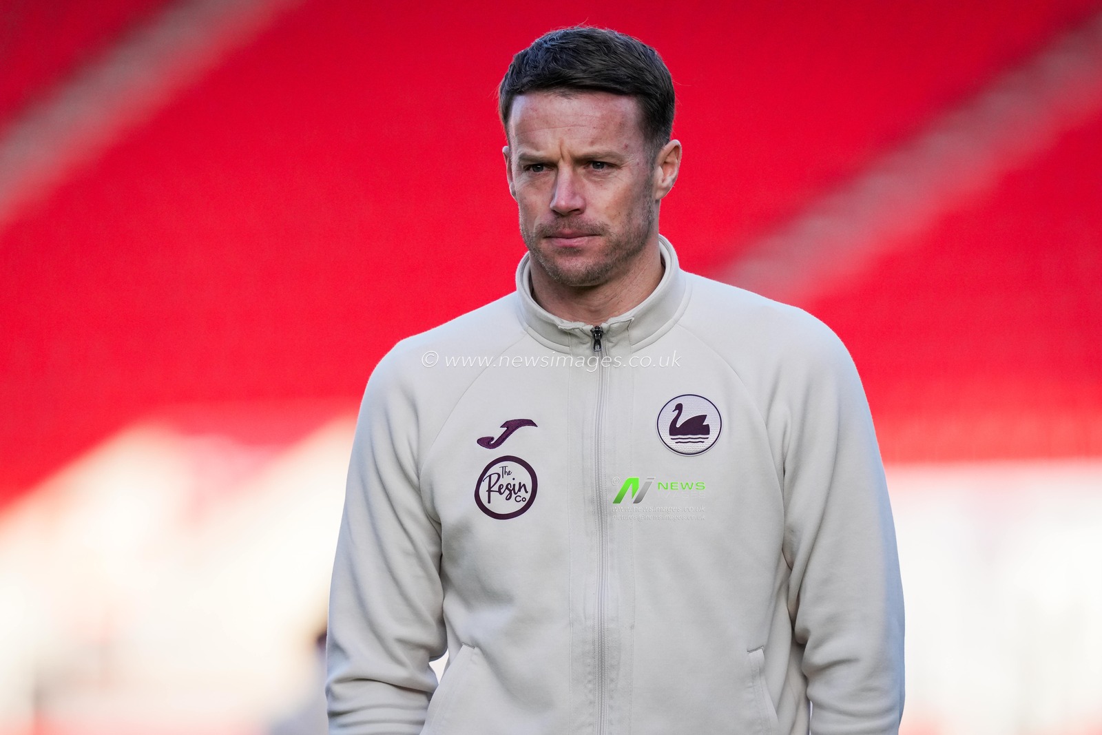 Swansea City players inspect the pitch during the Sky Bet Championship match Stoke City vs Swansea City at Bet365 Stadium, Stoke-on-Trent, United Kingdom, 13th December 2025

(Photo by Maynard Manyowa/News Images)

*** GER AUT SUI OUT ***