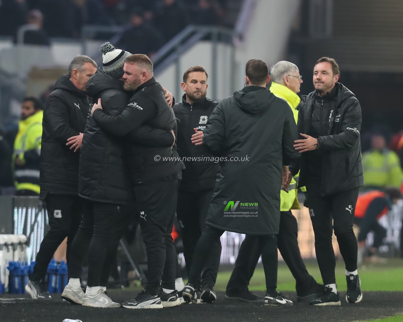 Managers embrace at full time as the game ends 1-1 during the Sky Bet Championship match Derby County vs Plymouth Argyle at Pride Park Stadium, Derby, United Kingdom, 9th November 2024

(Photo by Lee Keuneke/News Images)
