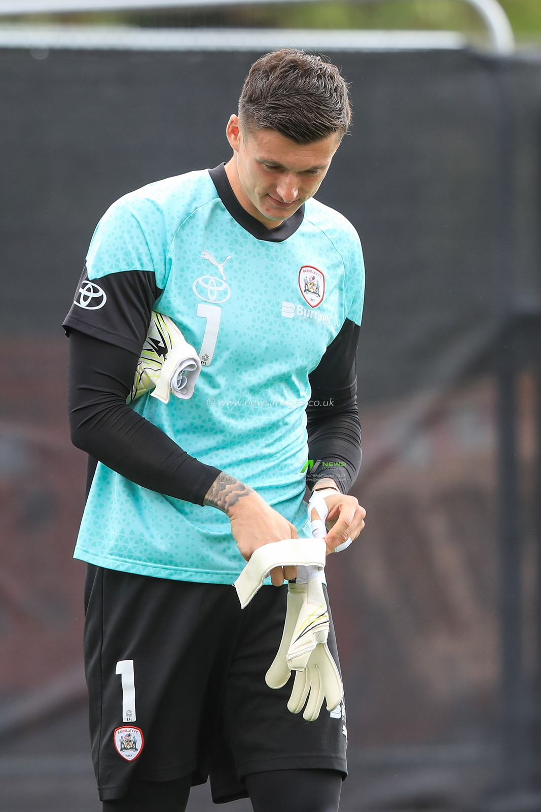 Liam Roberts #1 of Barnsley in the pregame warmup session during the Sky Bet League 1 match Bristol Rovers vs Barnsley at Memorial Stadium, Bristol, United Kingdom, 12th August 2023

(Photo by Alfie Cosgrove/News Images)