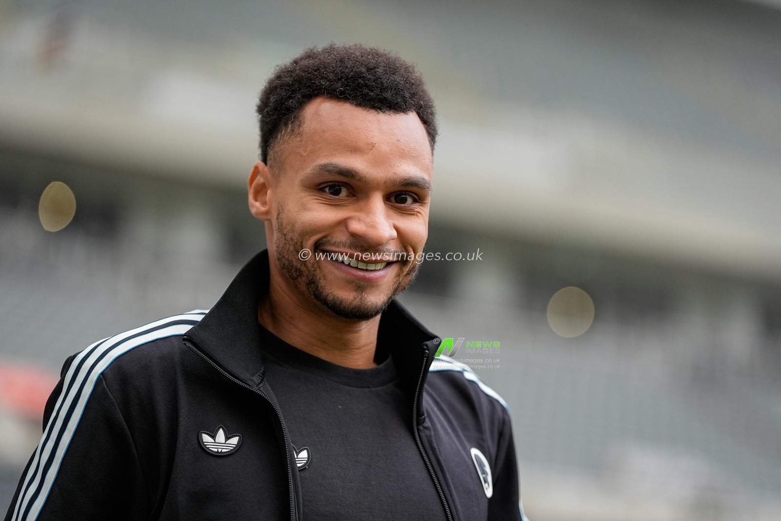 Jacob Murphy of Newcastle United arrives at the stadium during the Premier League match Newcastle United vs Chelsea at St. James's Park, Newcastle, United Kingdom, 20th December 2025

(Photo by Maynard Manyowa/News Images)

*** GER AUT SUI OUT ***