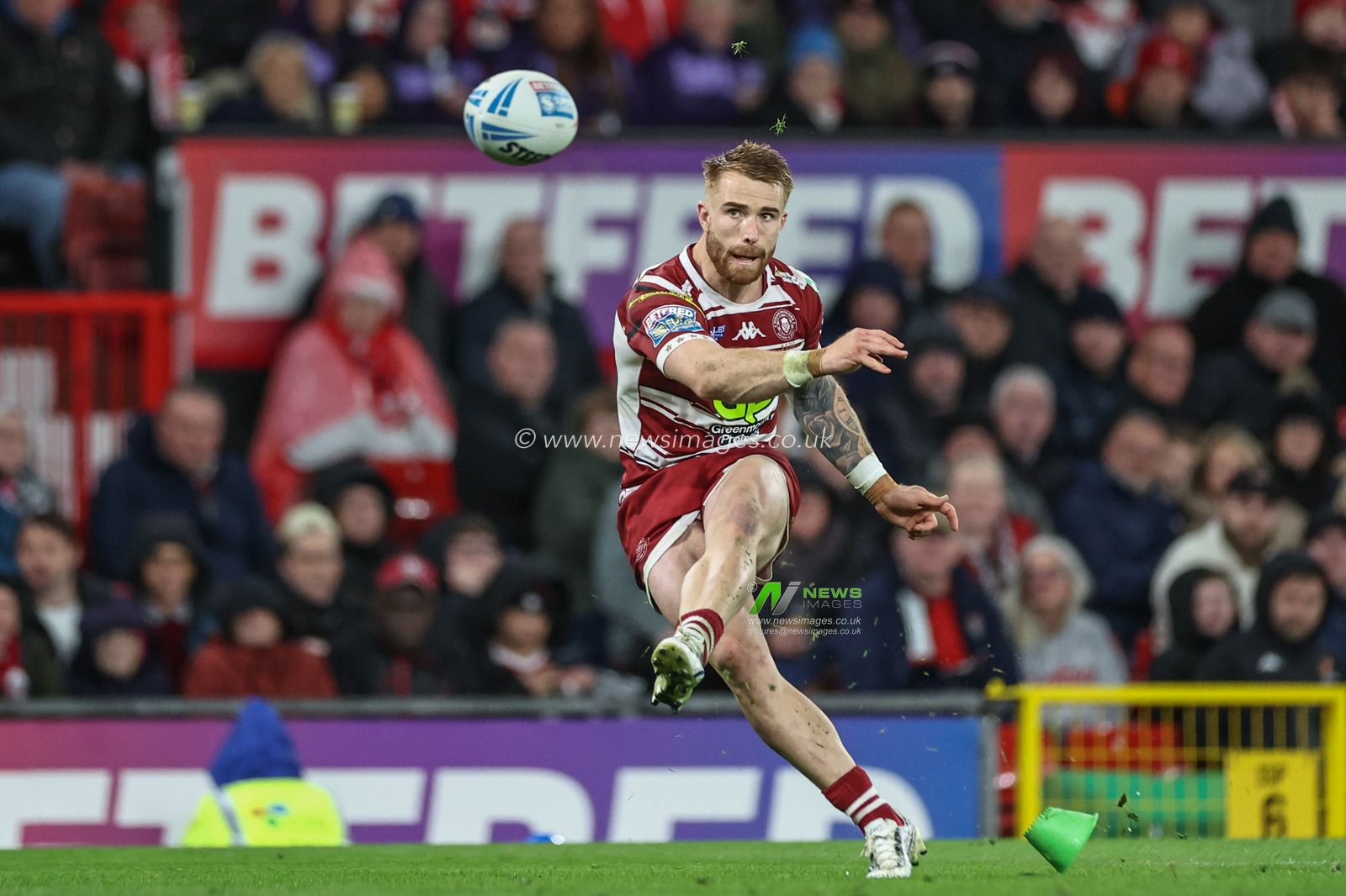 Adam Keighran of Wigan Warriors scores a penalty during the Betfred Super League Grand Final match Wigan Warriors vs Hull KR at Old Trafford, Manchester, United Kingdom, 12th October 2024

(Photo by Mark Cosgrove/News Images)