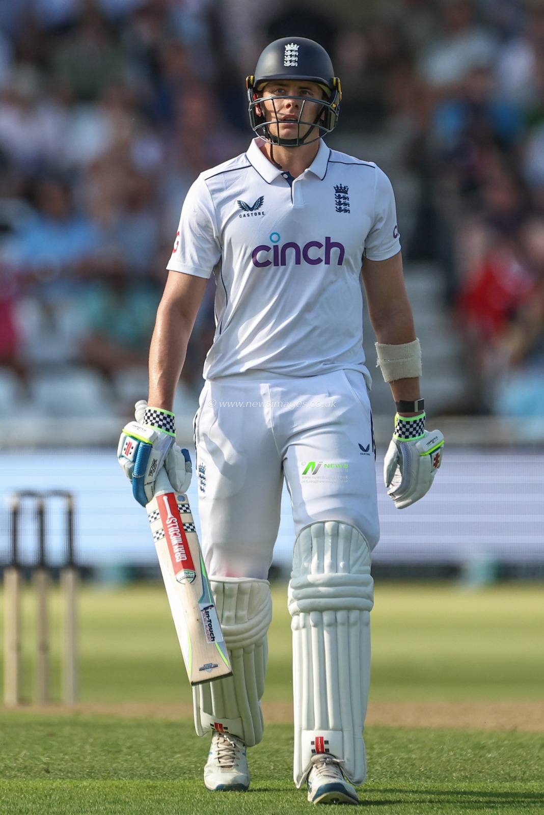 A dejected Jamie Smith of England leaves the field of play after he is caught out by Jason Holder of West Indies during the 2nd Rothesay Test Match match England vs West Indies at Trent Bridge, Nottingham, United Kingdom, 18th July 2024

(Photo by Mark Cosgrove/News Images)