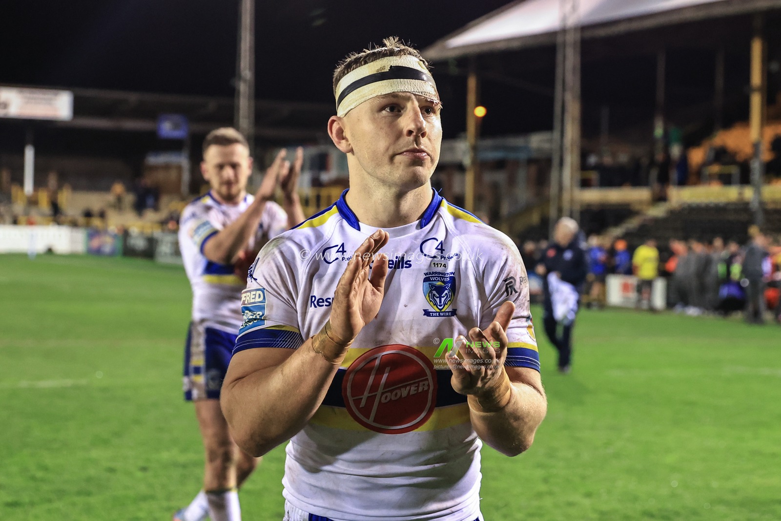 George Williams #6 of Warrington Wolves celebrates the win during the Betfred Super League Round 6 match Castleford Tigers vs Warrington Wolves at The Mend-A-Hose Jungle, Castleford, United Kingdom, 24th March 2023

(Photo by Mark Cosgrove/News Images)