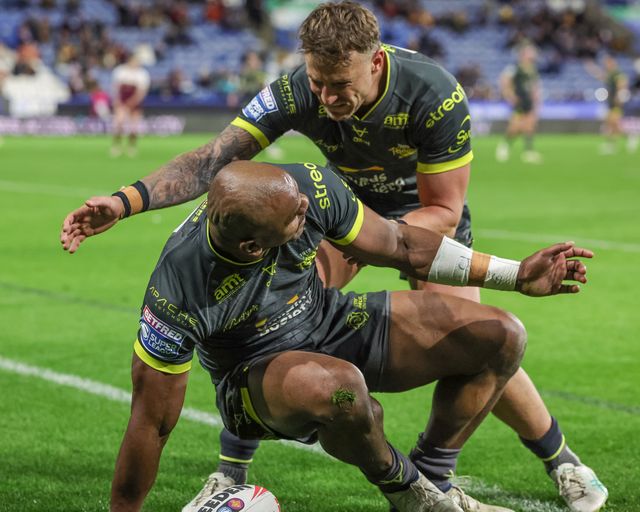 Maika Sivo of Leeds Rhinos celebrates his try during the Betfred Super League round 8 match Huddersfield Giants vs Leeds Rhinos at Accu Stadium, Huddersfield, United Kingdom on 17 April 2026

(Photo by Mark Cosgrove/News Images)