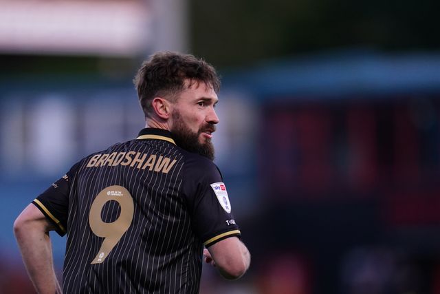 Tom Bradshaw of Barnsley during the Sky Bet League One match Stevenage vs Barnsley at Lamex Stadium, Stevenage, United Kingdom on 21st April 2026

(Photo by Harvey Murphy/News Images)